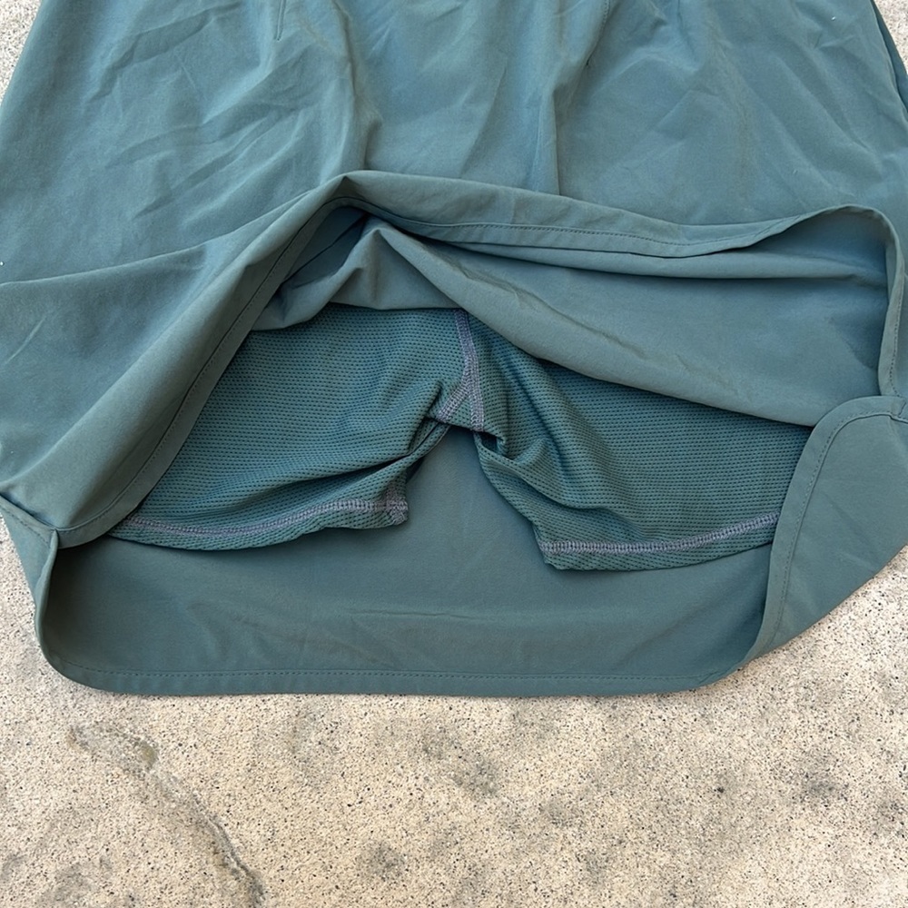 Athleta Stretch In Green Skort with Front Zipper Pockets Women's Size 4 - Picture 7 of 8